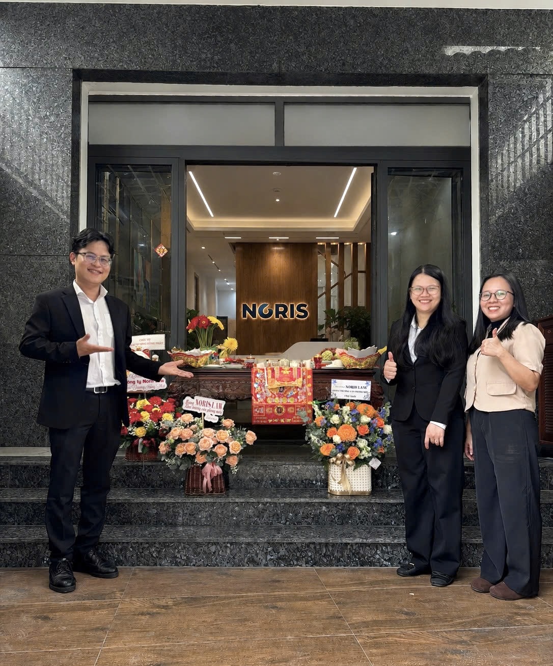 Đội ngũ NORIS LAW trong ngày khai trương văn phòng mới