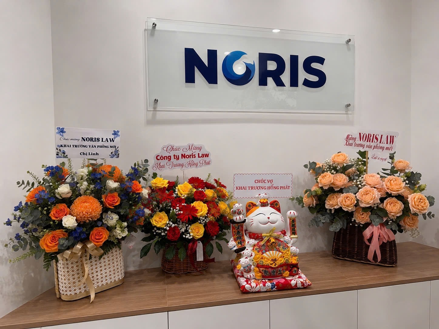 Hoa chúc mừng khai trương văn phòng mới NORIS LAW